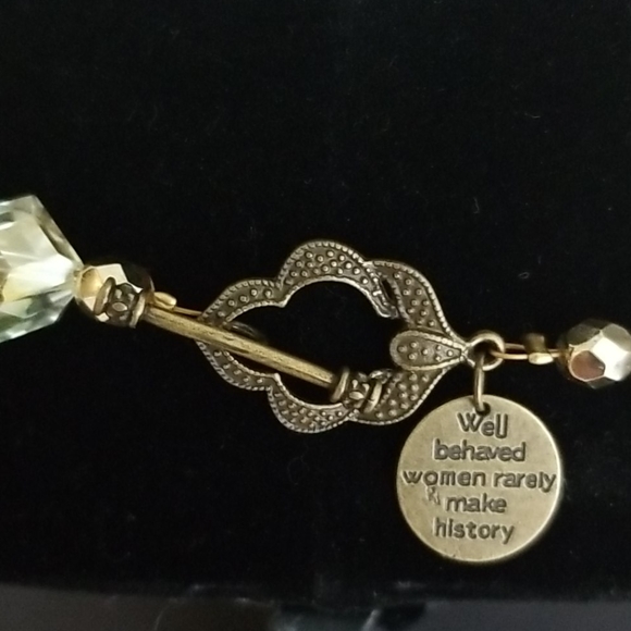 NWT Repurposed Hand Crafted Vintage Jewelry Assemblage Crystal Necklace - Picture 6 of 16